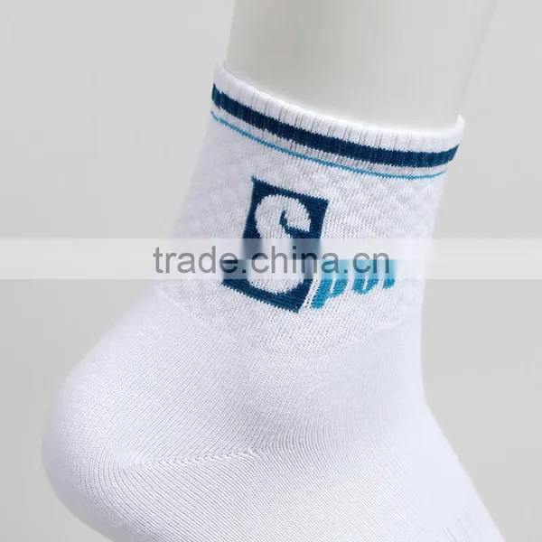 Classical Designs Spandex and Cotton Sports Socks photo-2