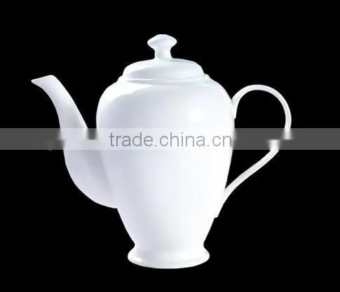 Ice Cream White Body Bone China Porcelain Ceramic Dining Set Tea Pot Water Bottle