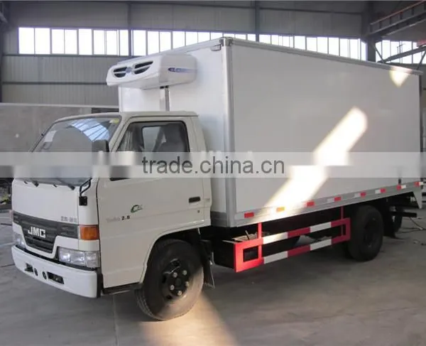 JMC 4*2 4m Length Refrigerated Truck for Supplying Fresh Vegetable photo-4