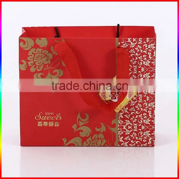 Wedding Gift Red Paper Packing Bag With Gold Foil Printing photo-5
