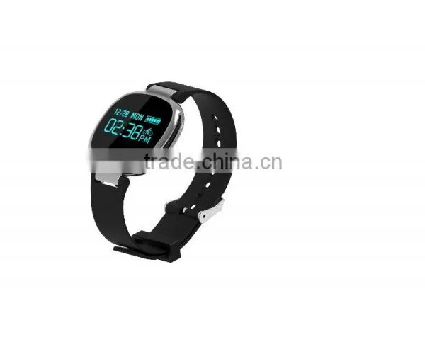 Lastest Sport Bracelet With Waterproof IP67 and Bluetooth Support Bicycle-riding and Swimming Mode