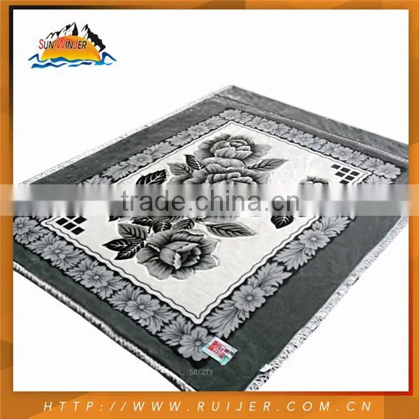 Multi-function Popular Professional Travel Kit Blanket Pillow photo-6