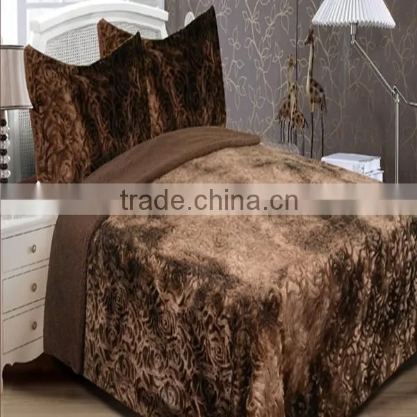 Very Warm and Soft Rose Design PV Plush Throw Blanket & Bedding Set photo-3