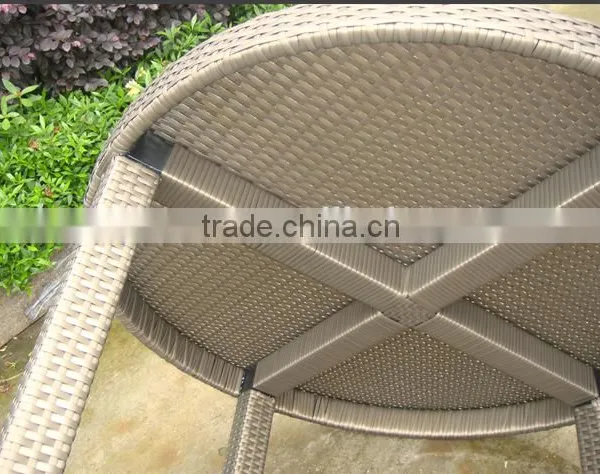 Outdoor Rattan Acrylic Table photo-3