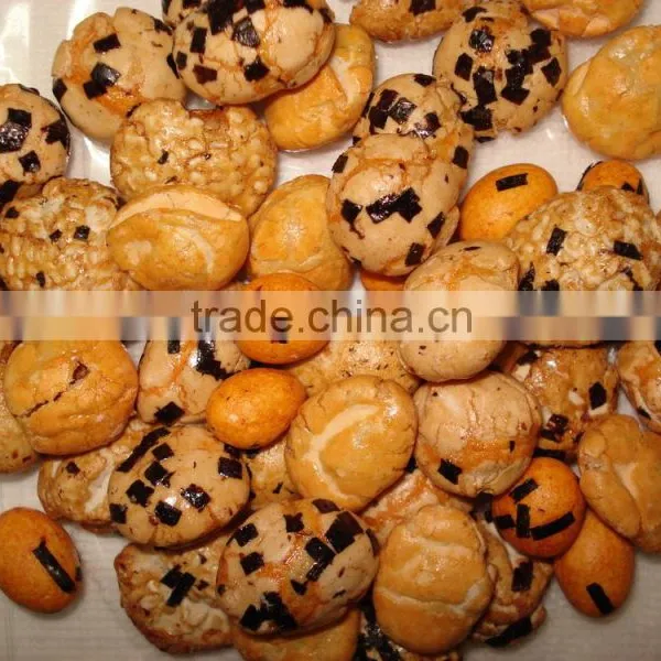Rice cracker and peanut crackers