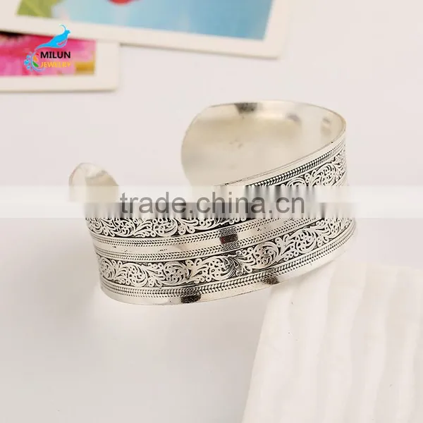 Women Unisex Simple Style Pop Punk Metal Vintage Bangle photo-2