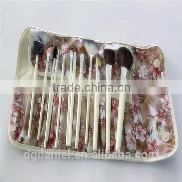 Soft Synthetic Makeup Brush With Flower PU Pouch 12pieces photo-2