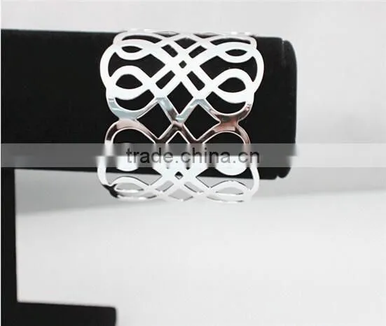American Stylish Twist Heart Shape Hollow Bangle,women Gift Gold Bangles Wholesale photo-5