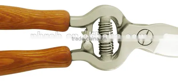 Durable Metal Wooden Handle Garden Pruner photo-2