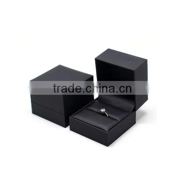 Luxury Black Decorative Square PU Leather Ring Box photo-2