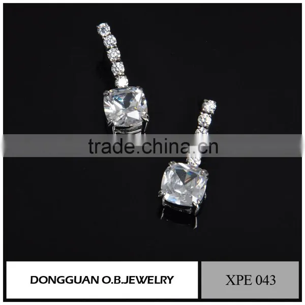 Simple Gold Earring Designs for Women With Big Diamond Earring photo-5