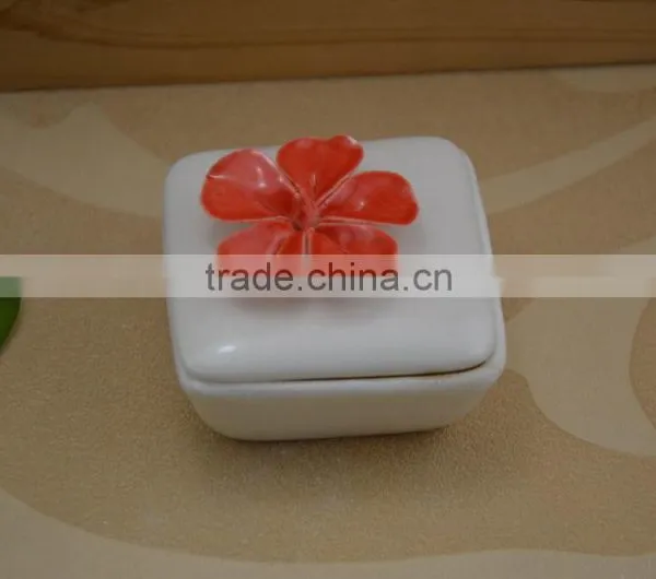 New Item White Ceramic Jewel Box With Red Flower Shape Design photo-2