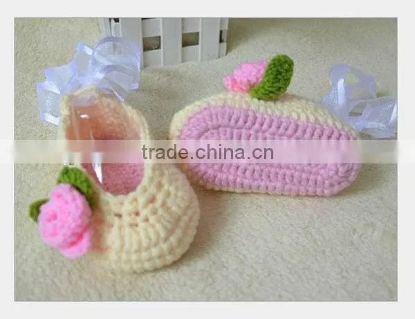 Christmas Toddlers Baby Shoes Winter Crochet Shoes Floral Pattern Knitted Shoes photo-3