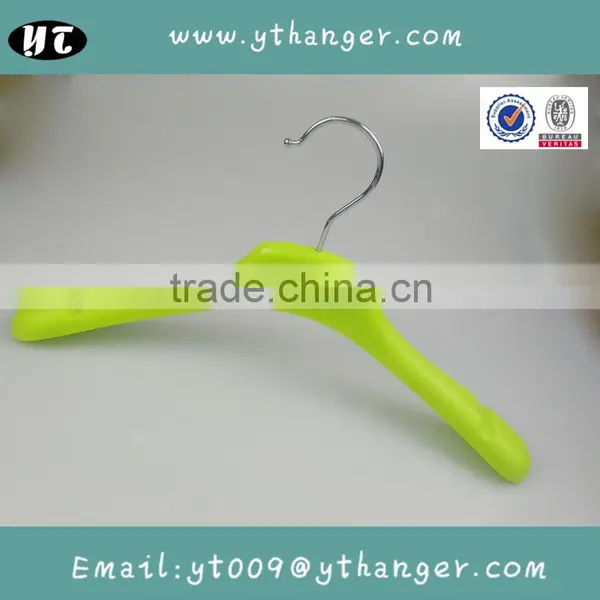 HA6975 Plastic Hangers Manufacturers Custom Luxury Logo Plastic Hanger Supplier's Choice photo-4