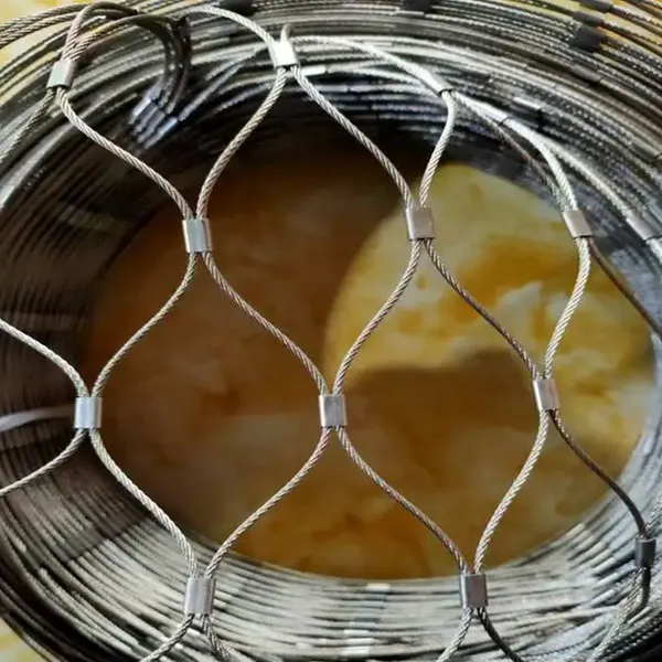 Factory Directly Supply Flexible Stainless Steel Wire Rope Mesh Net 304 Wire Rope Ferrule Mesh photo-5