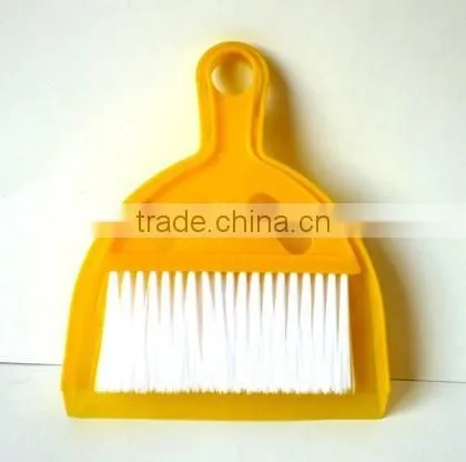 Low Price Dustpan & Brush Set for Table photo-3