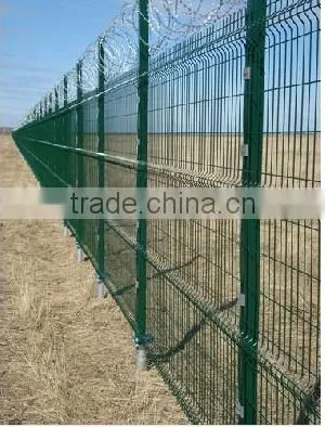 Green 5mm Wire Triangle Bending Welded Road Side 3D Mesh Fencing photo-4