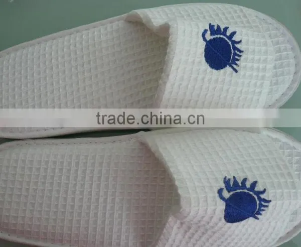 Winter Warm Washable Hotel Slipper Made by Waffle Thick Sponge Eva Sole Slipper photo-2