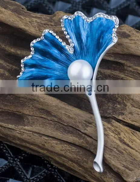 Slap-up Ginkgo Leaf Natural Pearl Brooch photo-5