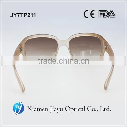 Fashion Plastic Sunglasses With Polarized (or PC) Lens for Woman Custom Logo photo-5