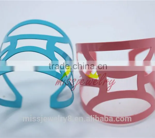 Fashion Cuff Bracelets for Women With Hollow Out Blue&Pink Color Irregular Pattern Bangles Bracelet for 2016 New Intrend Style photo-2