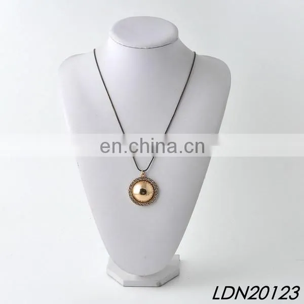 Long Chain Gold Flower Disk Pendant Necklace