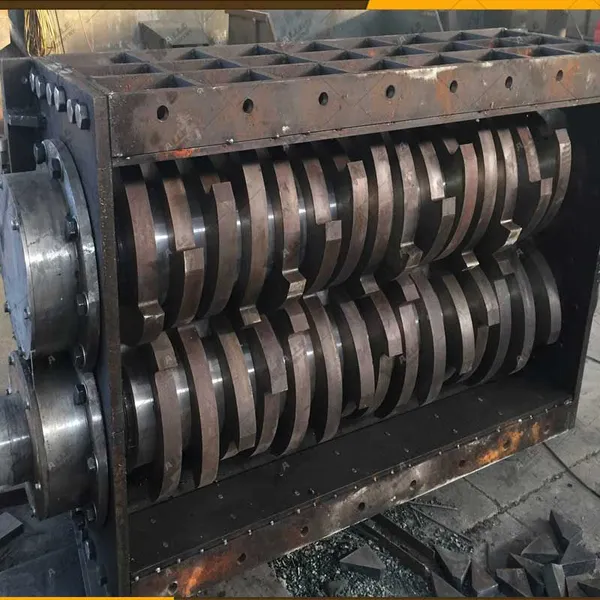 Customized Waste Plastic Pet Bottle/Big Lumps Cutting/ Wood/PVC/Film Tire Rubber Double /Paper/Single/Double Shaft Shredder photo-5