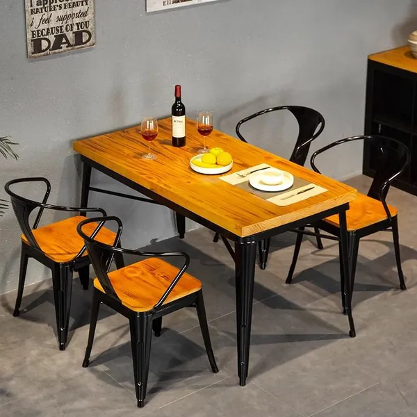 Solid wood dining table is simple, retro and monotonous. If you like other styles, you can customize them.