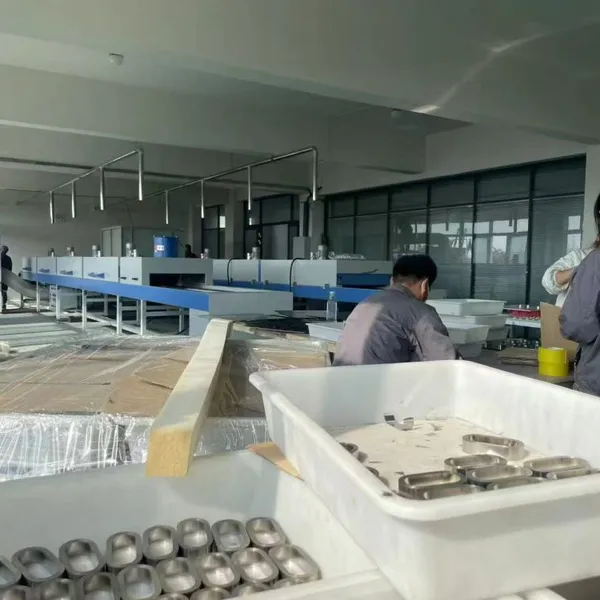 Automatic spraying equipment, automatic spraying reciprocating machine, spraying machine