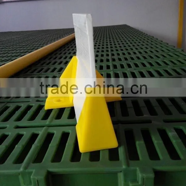 New Design of Our New Plastic Bracket for Beam/150mm Triangular Hollow Fiberglass Steel Beam for /pig/poultry Farming Equipment