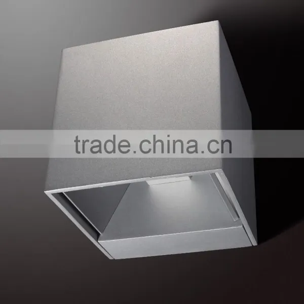 Adjustable Waterproof Wall Light Outdoor Wall Lamp photo-2