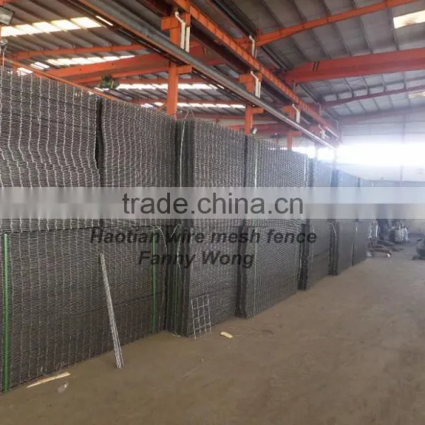 Hot Sale Black Flat Welded Wire Mesh Panel Fence Panel Construction Panel photo-6