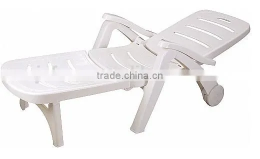 Leisure Outdoor Furniture Plastic Folding Beach Chair photo-2
