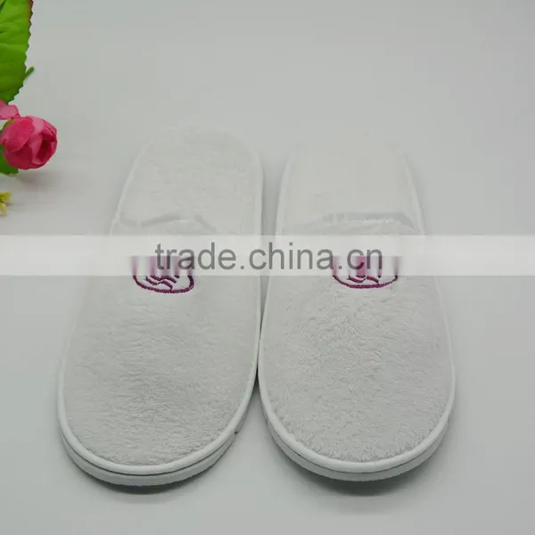 White Embroidered Fleece Hotel Disposable Slippers photo-2