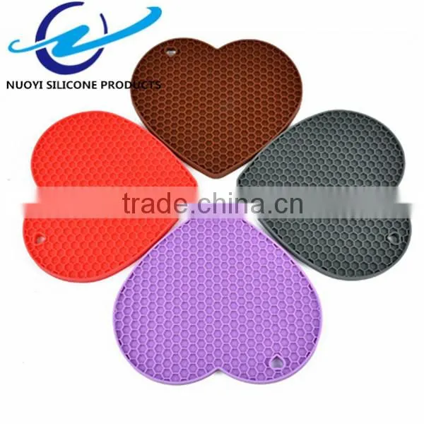 Cellular Silicone Coaster Silicone Table Placemats Heart Shape Coaster Mats OnThe Table In Kitchen photo-4
