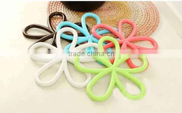 Wholesale High Quality Plum-shaped Anti-slip Mat Hot Pot Table PVC Insulated Soft Pvc Coaster photo-2