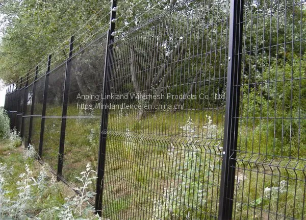 Custom Welded Wire Mesh Fence