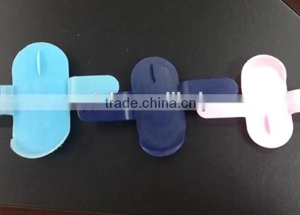 Adjustable Plastic Curry Comb, Plastic Cleaning Animal Brush photo-3