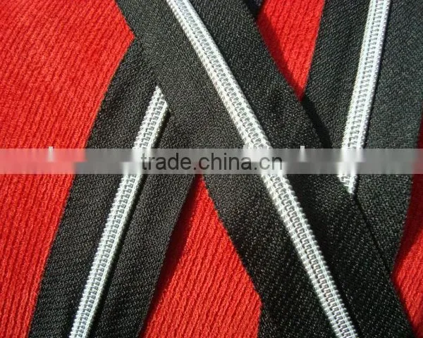 Nylon Zipper With Silver Teeth