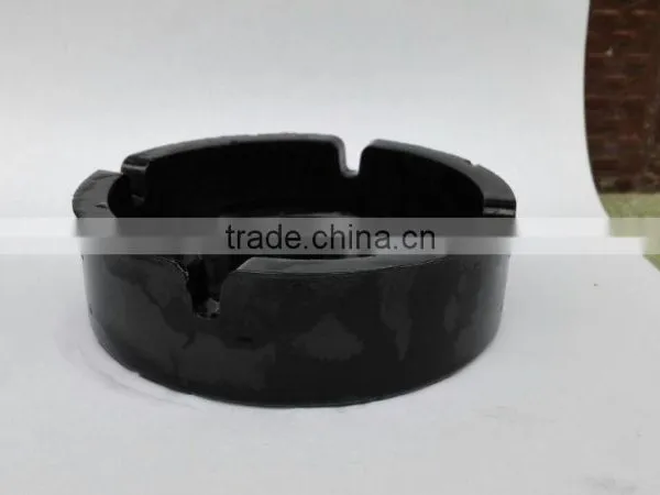 Manufacturer Round Solid Black Glass Ashtray With Four Holes in Promotion