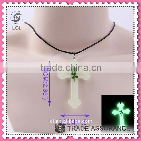 Cross Pendant Clover Religious Necklace, Hot Sale Glow in the Dark Necklace photo-2