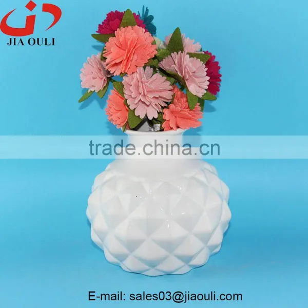 Chinese Home Decor Vase White Ceramic Pineapple Shaped Vase photo-2