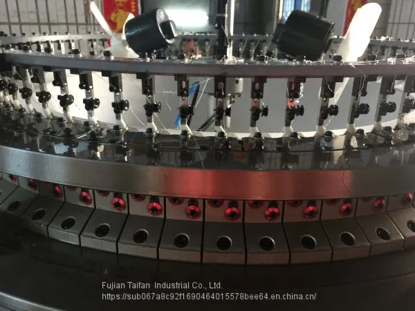 Single Knit Computerized Jacquard Circular Knitting Machine photo-2