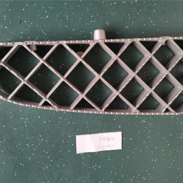 Truck Spare Parts Accessories 1390076-F Parts Truck Lower Step Plate Aluminum for Scanias photo-2