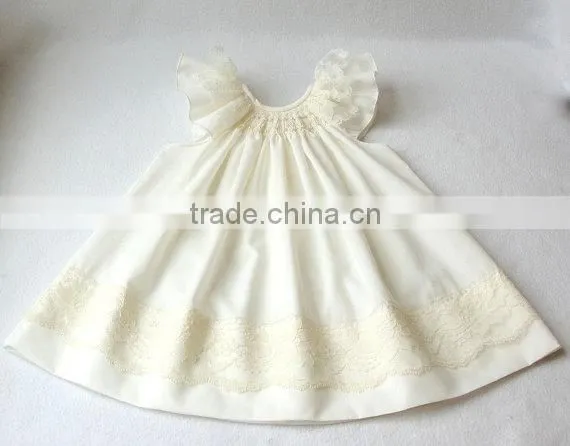Wholeasle Little Girls Ivory Pearl Handmade Smocked Dress photo-2