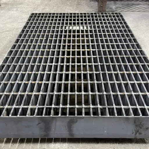 Heavy-Duty Stainless Steel Grating for Inspection Stairs and Walkways photo-4