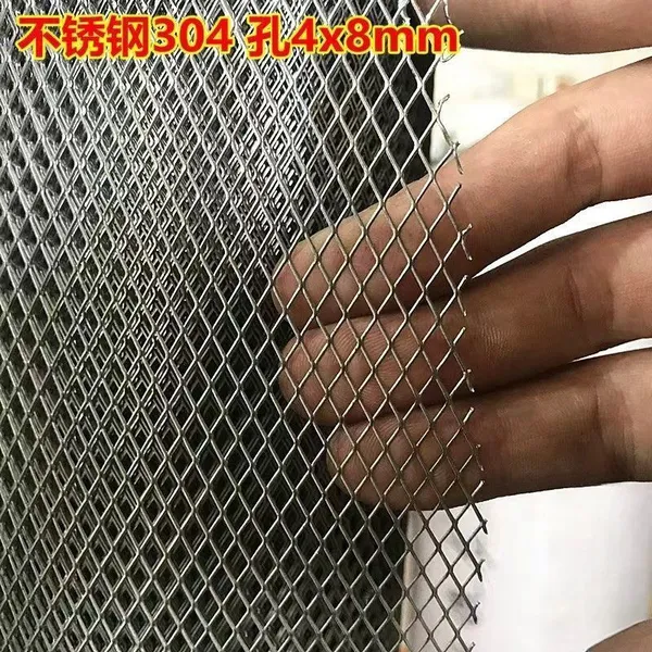 Hexagonal Expanded Metal Mesh for Guardrail, Scaffolding, and Brick Wall Applications in Steel