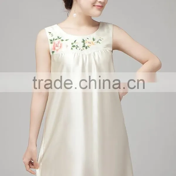 Suzhou Beautiful Fashion Cheongsam Handmade Embroidered Dress