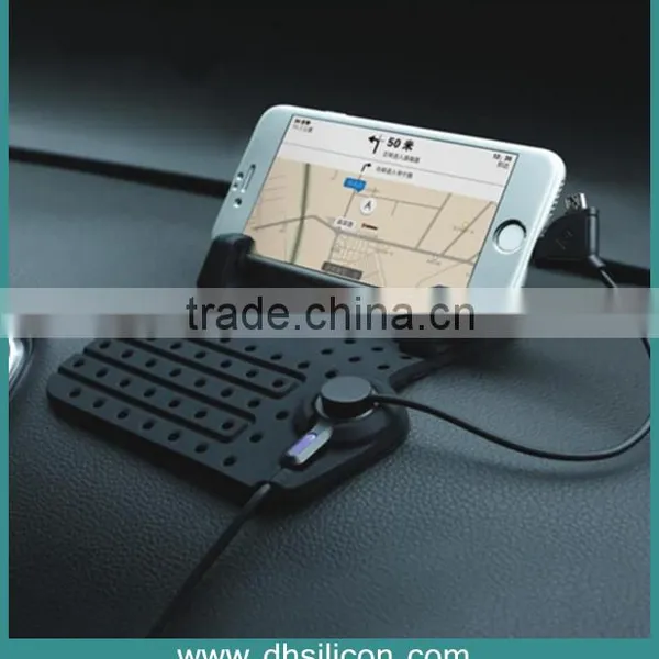 Adsorption Charging Cradle Stand Car Phone Holder With 2 in 1 Charging Cable