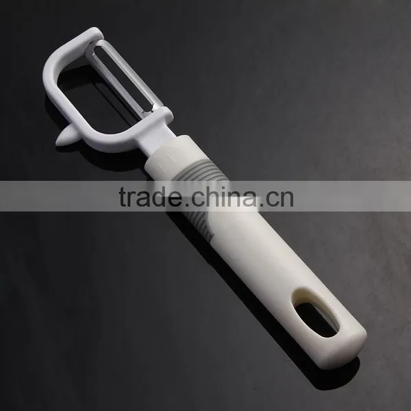 Vegetable Fruit Plastic Peeler Parer photo-2